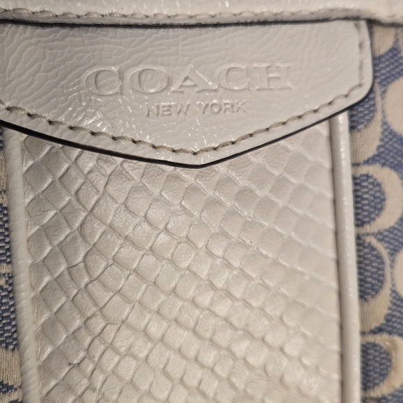 Coach Purse Signature pattern and denim color - Picture 3 of 14